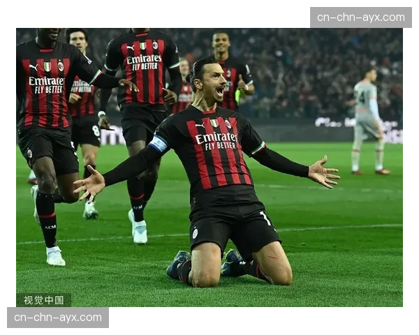 纪录之夜:探访伊布现身圣西罗观战并接受俱乐部表彰 纪录之夜:探访伊布现身圣西罗观战并接受俱乐部表彰